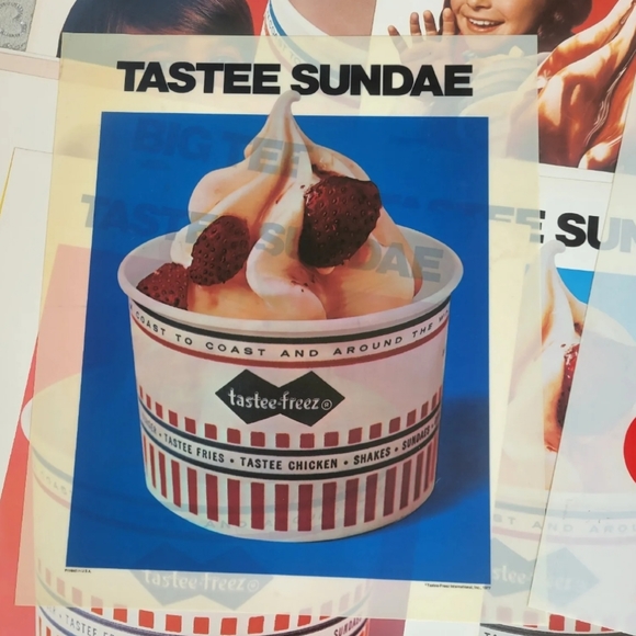 Lot 14 Vintage 70s LIGHTED SIGN Tastee Freez Advertising Poster Banners 1977 - Picture 2 of 7